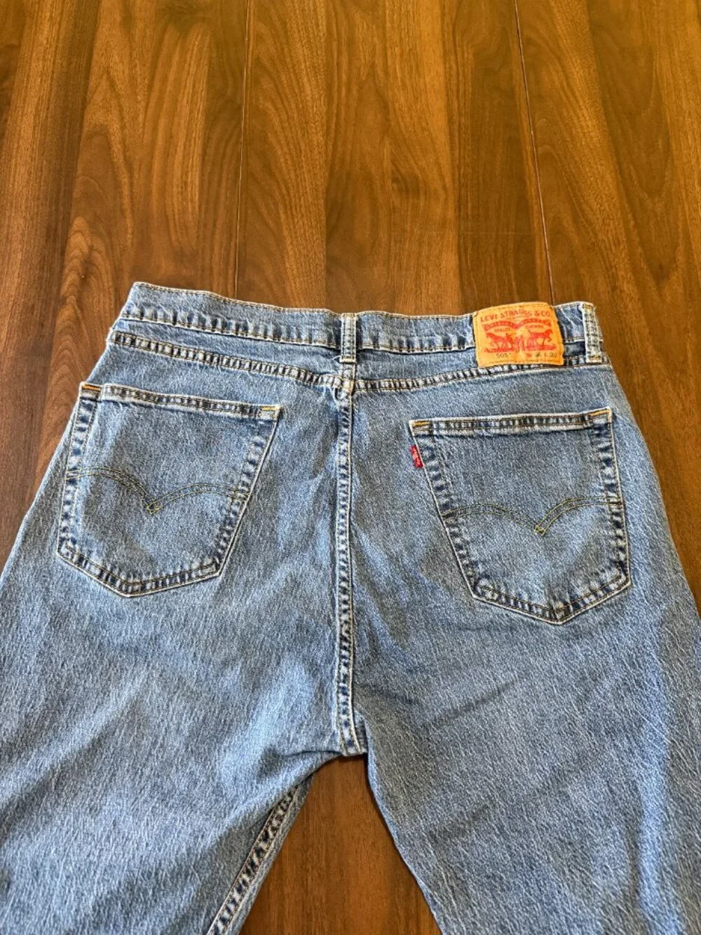 Levi Mens Jeans Medium Wash Blue 36x30 - Picture 5 of 15